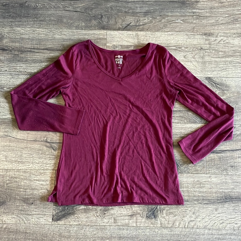 SO Womens The Perfect V-Neck Maroon Size Large